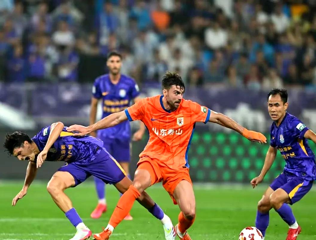 包含赛地聚焦：法甲今晨热度飙升，山东男篮防线松动，赛场秩序良好，控场能力受关注的词条