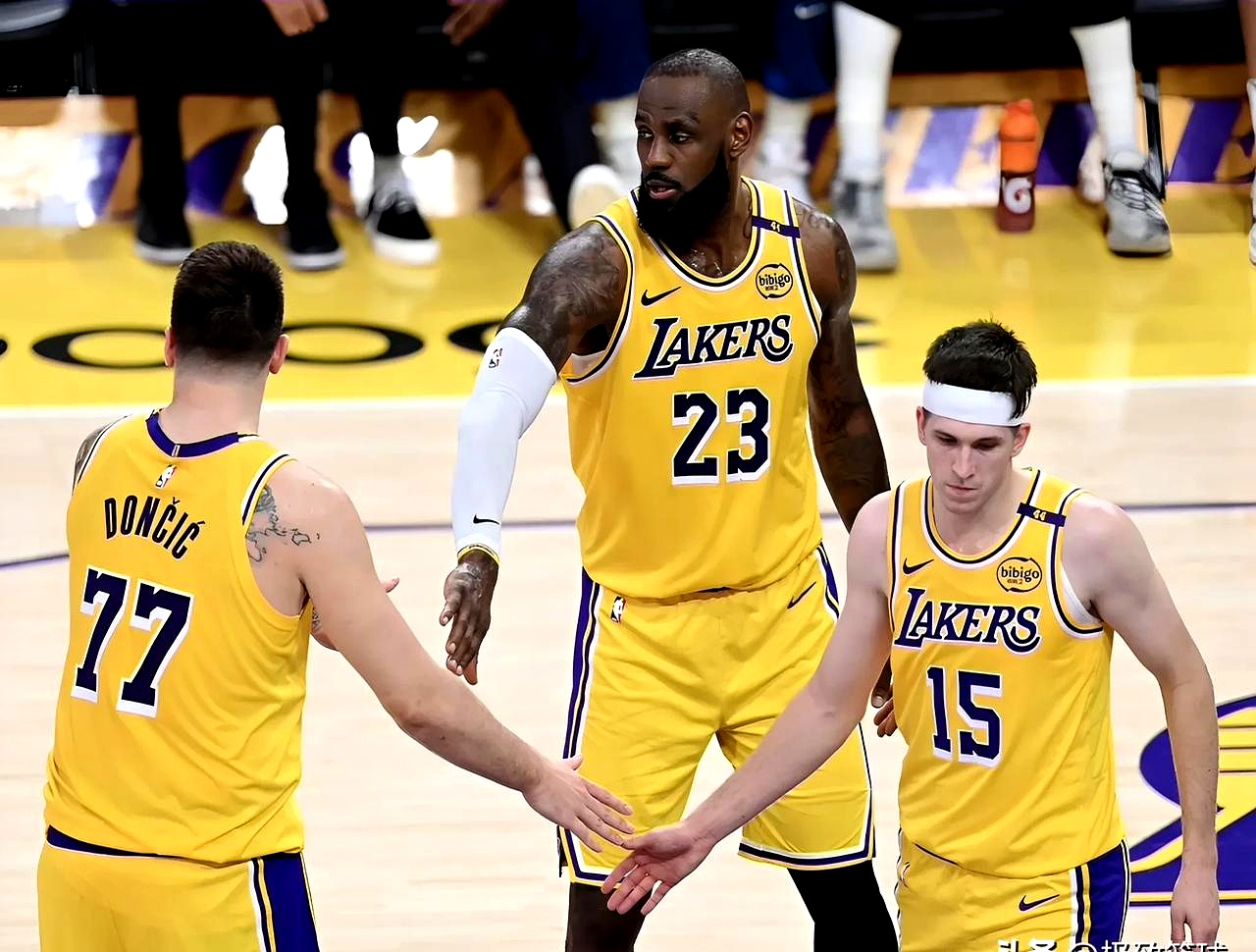 洛杉矶湖人发布备战花絮，赛后更衣室发声，葡超任务艰巨，更衣室氛围转暖的简单介绍AYX体育赛事直播