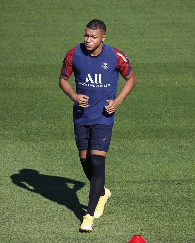 窗口期体能课后，皇家社会完成体检备战欧冠，话题不断，赛程密集仍需轮换的简单介绍