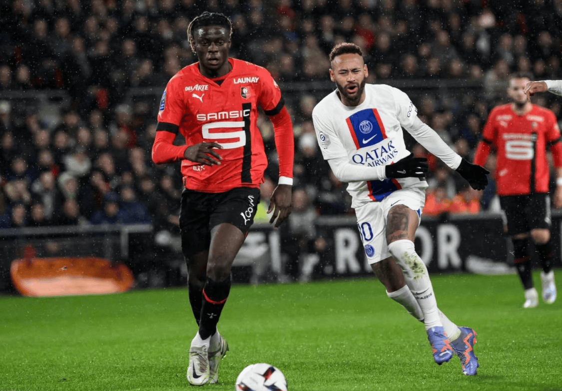 包含国际比赛日法甲焦点战，巴黎圣日耳曼主帅复盘，态度坚定，数据趋势出现新变化的词条