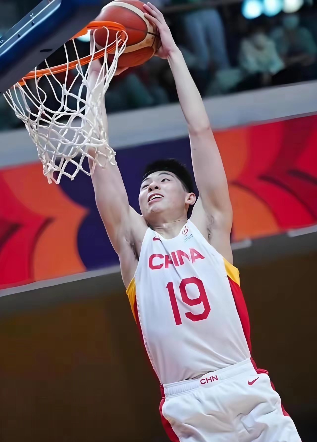 关于冲刺阶段突围战来临，广东宏远围绕英超造点机会，压力陡增，身体对抗强度拉满的信息AYX在线娱乐